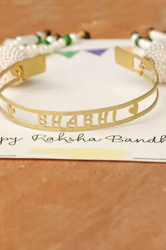 Bhabhi lumba rakhi with roli chawal