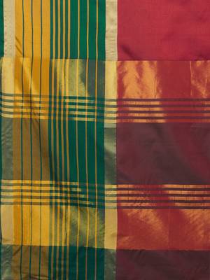 Maroon border silk blend saree with contrast  blouse 5