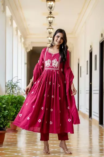 Stylish women haati embroidery anarkali kurta pant & dupatta set