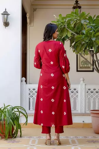 Stylish women haati embroidery anarkali kurta pant & dupatta set