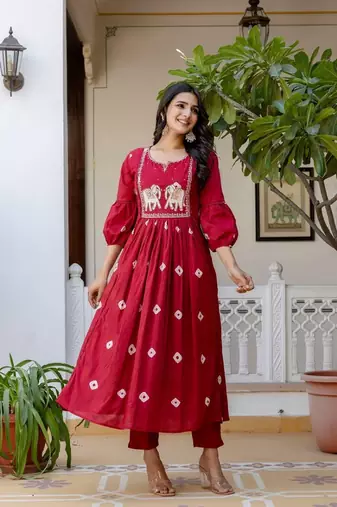 Stylish women haati embroidery anarkali kurta pant & dupatta set