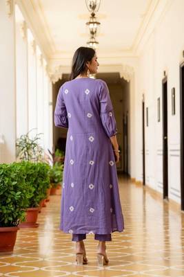 Stylish women haati embroidery anarkali kurta pant & dupatta set 2