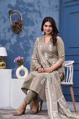 Stylish women cotton dorry embroidery long kurta pant & dupatta set 4
