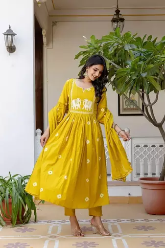 Stylish women haati embroidery anarkali kurta pant & dupatta set