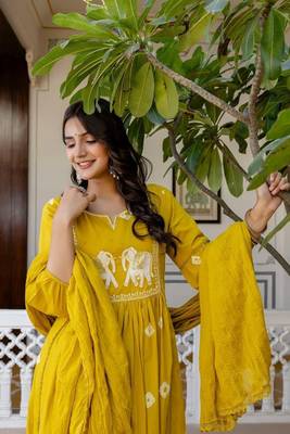 Stylish women haati embroidery anarkali kurta pant & dupatta set 5