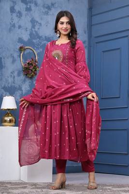 Stylish women mor embroidery anarkali kurta pant & dupatta set 3