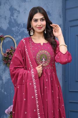 Stylish women mor embroidery anarkali kurta pant & dupatta set 5