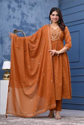 Stylish women dorry embroidery anarkali kurta pant & dupatta set 1