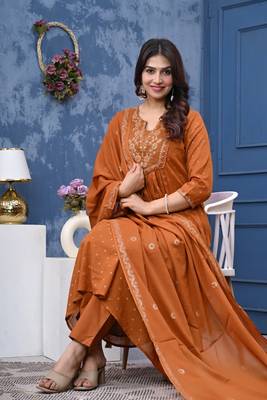 Stylish women dorry embroidery anarkali kurta pant & dupatta set 4