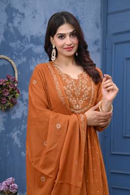 Stylish women dorry embroidery anarkali kurta pant & dupatta set 5