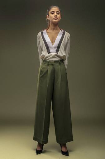 Off white v-neck shirt