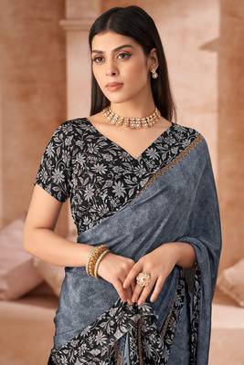 Grey printed crepe silk saree with unstitched blouse piece 2