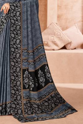 Grey printed crepe silk saree with unstitched blouse piece 4