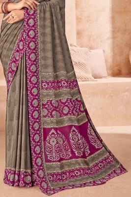 Greyish beige printed crepe silk saree with unstitched blouse piece 3