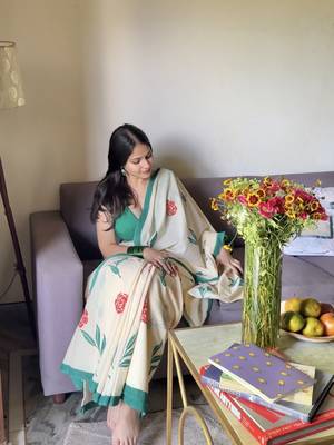 Cream hand block floral printed mul cotton saree with blouse 4