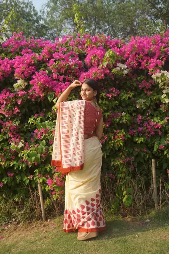Cream and red hand block leaf printed mul cotton saree with blouse