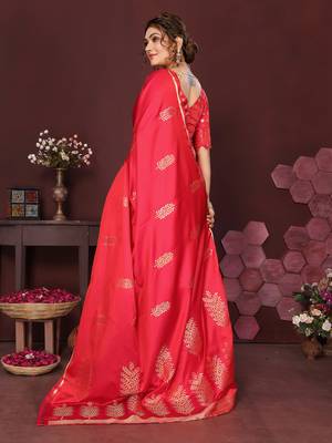 redise pink Satin silk floral motifs zari weaving banarasi saree 4