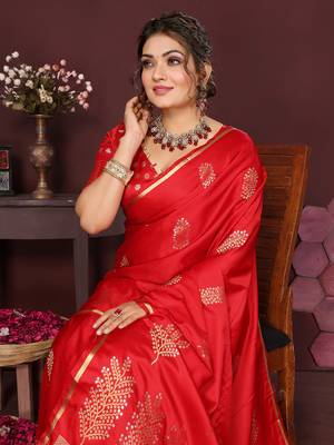 red Satin silk floral motifs zari weaving banarasi saree 5