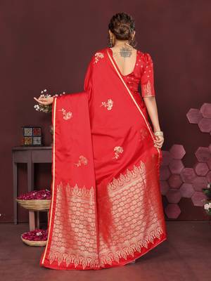 red Satin silk floral print zari weaving banarasi saree 4
