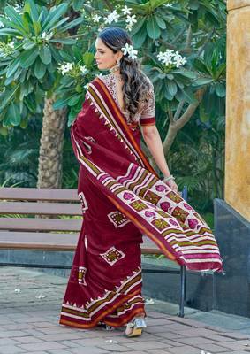 Maroon mulmul cotton printed zari border saree with unstitched blouse piece 2
