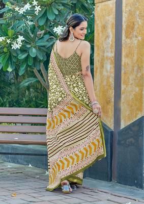 Green mulmul cotton printed zari border saree with unstitched blouse piece 2
