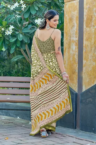Green mulmul cotton printed zari border saree with unstitched blouse piece