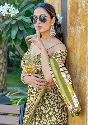 Green mulmul cotton printed zari border saree with unstitched blouse piece 3