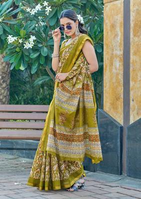 green cotton printed zari border saree with unstitched blouse 1
