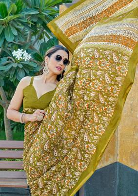 green cotton printed zari border saree with unstitched blouse 3