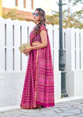 Pink mulmul cotton printed zari border saree with unstitched printed blouse piece 1