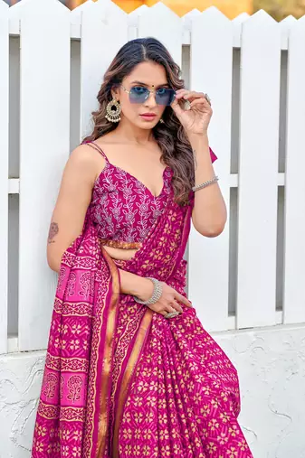 Pink mulmul cotton printed zari border saree with unstitched printed blouse piece