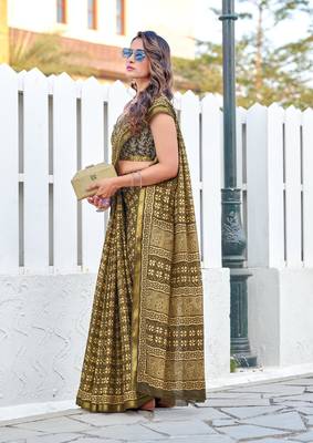 Green mulmul cotton printed zari border saree with unstitched printed blouse piece 1