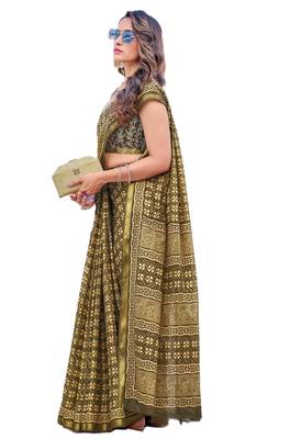 Green mulmul cotton printed zari border saree with unstitched printed blouse piece 4
