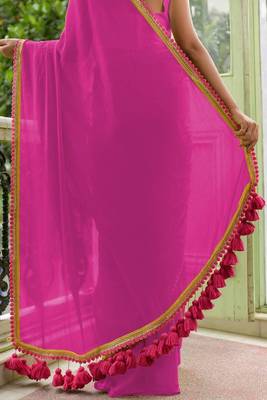 Pink soft cotton solid lace work saree with matching blouse piece 2