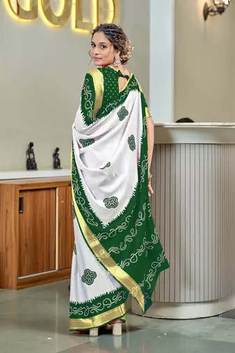 Green soft pure cotton bandhani printed saree with printed blouse piece