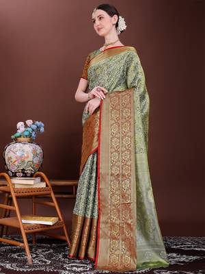 Dark green zari woven silk blend saree 3