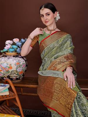 Dark green zari woven silk blend saree 4