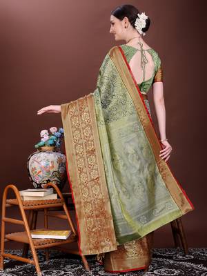 Dark green zari woven silk blend saree 5