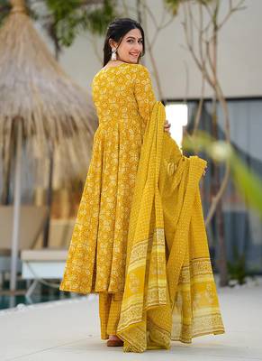 Yellow printed muslin palazzo Suit 2