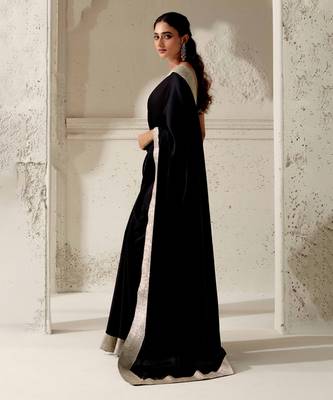 Black silk plain saree with gota Edging 2