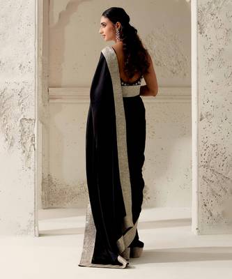Black silk plain saree with gota Edging 3