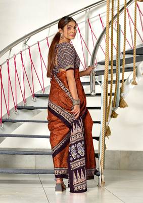 ready made red cotton saree with block print blouse 2