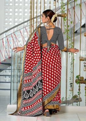 pre draped red cotton block printed saree with contrast blouse piece 2