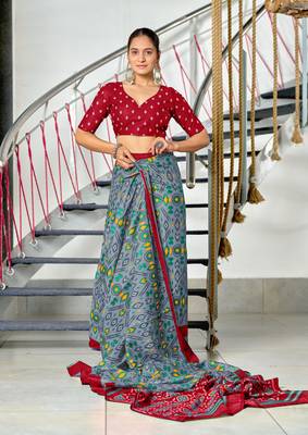 pre-stitched grey mulmul cotton saree with block print blouse 3