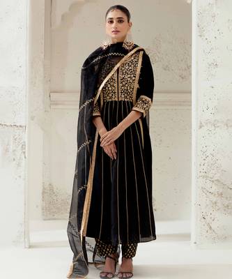 Black silk blend hand embroidered kurta Set 1