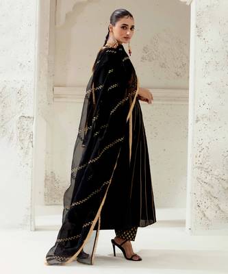 Black silk blend hand embroidered kurta Set 2