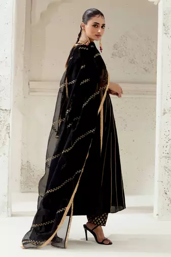 Black silk blend hand embroidered kurta Set