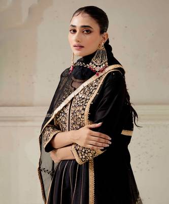 Black silk blend hand embroidered kurta Set 4