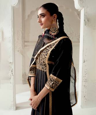 Black silk blend hand embroidered kurta Set 5