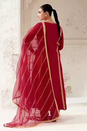 Red silk blend hand embroidered kurta Set